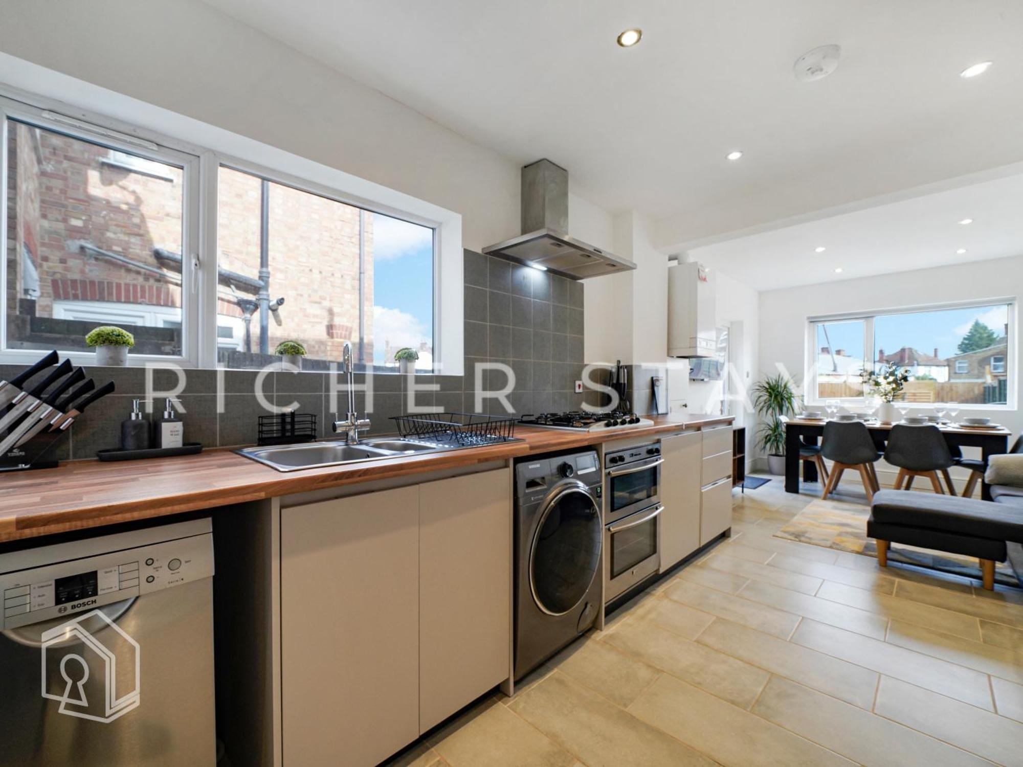 Watford Large 5Br Home - Contractors & Families Ngoại thất bức ảnh